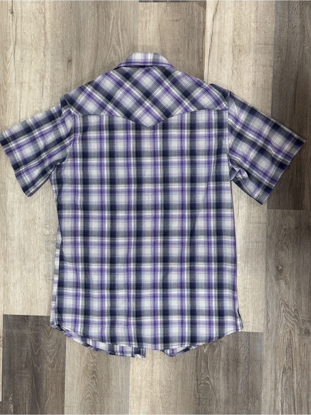 Vtg Wrangler Purple and White Plaid Short Sleeve Button-Down Shirt - Picture 4 of 8